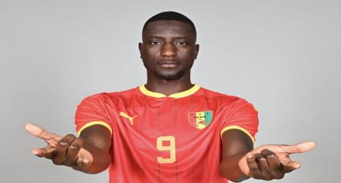 لاعب غينيا: مباريات أمم أفريقيا صعبة.. وهدفنا التتويج باللقب